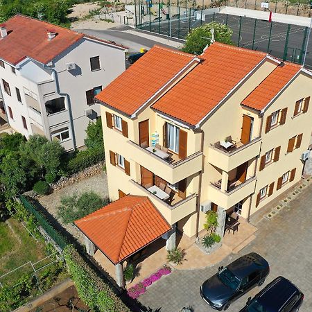 Apartments Omanovic Čižići Esterno foto