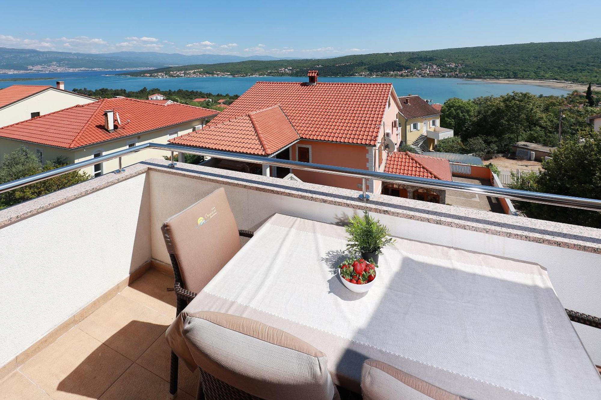 Apartments Omanovic Čižići Esterno foto